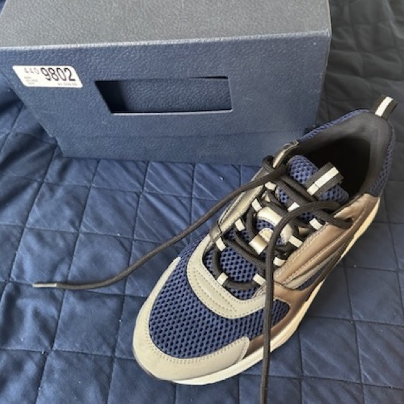 Dior men shoes never worn - Picture 2 of 3